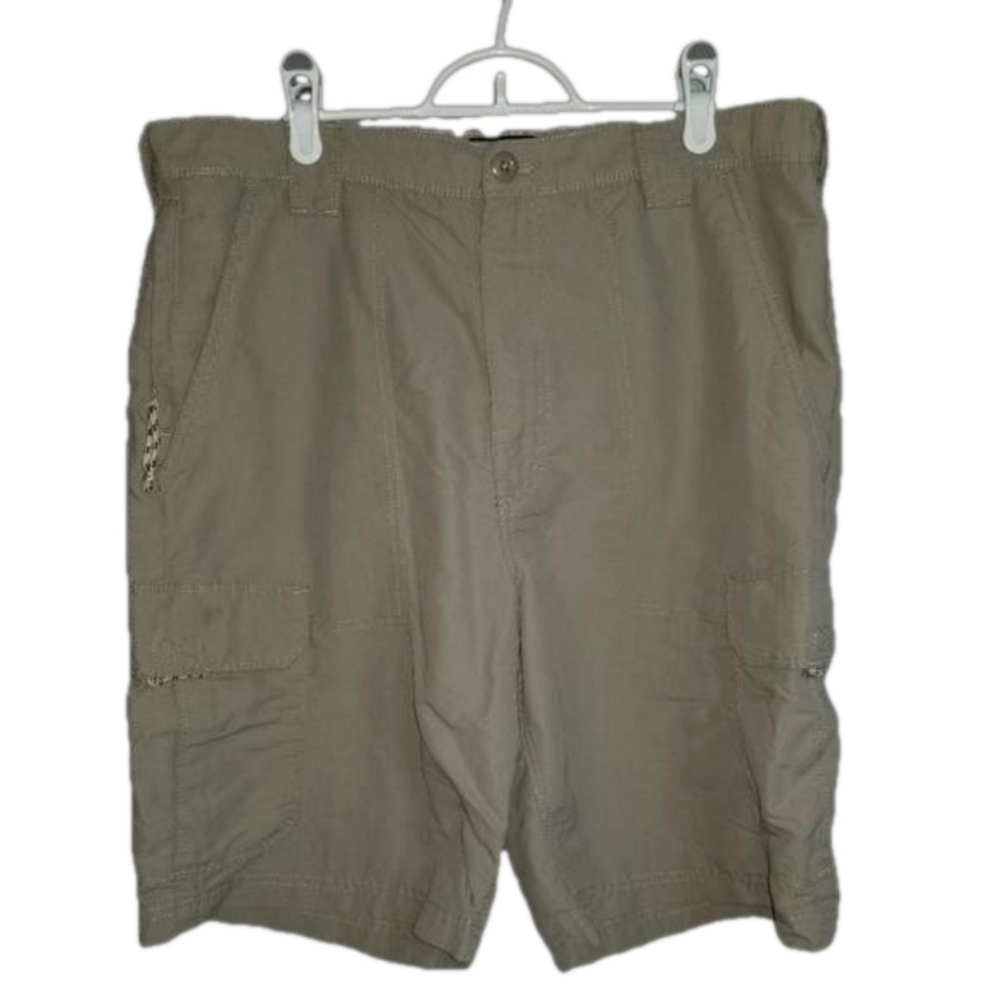 Wrangler Cargo Shorts Label Reads Size 34